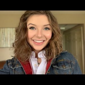 Meet your Posher, Lauren